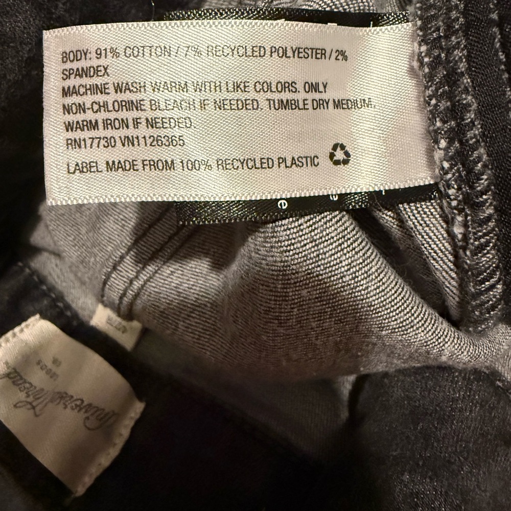 Universal thread dark gray high rise skinny jeans. 4/27 - Picture 4 of 4